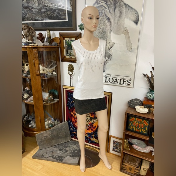 🐦‍⬛4/$20🐦‍⬛ Tank Top with Golden Spheres Appliqués in Subtle Cat/Heart Shape - Picture 8 of 15